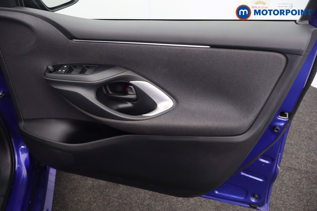 Toyota Yaris Icon Automatic Petrol-Electric Hybrid Hatchback - Stock Number (1622844) - 21st supplementary image