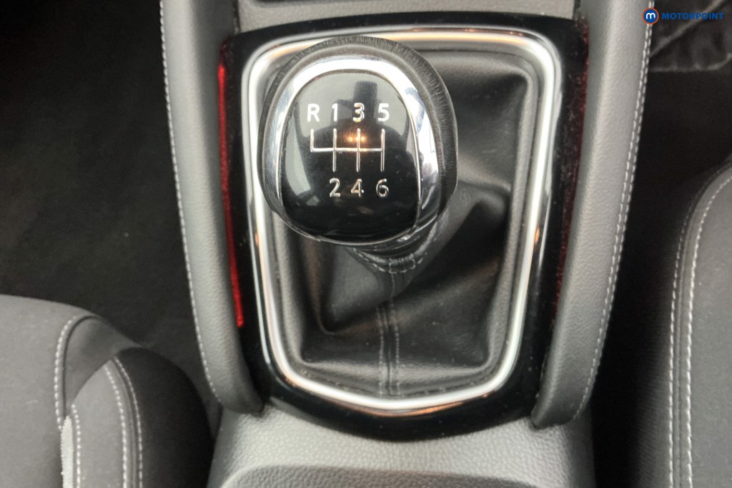 Nissan Qashqai N-Connecta Manual Petrol SUV - Stock Number (1623865) - 16th supplementary image