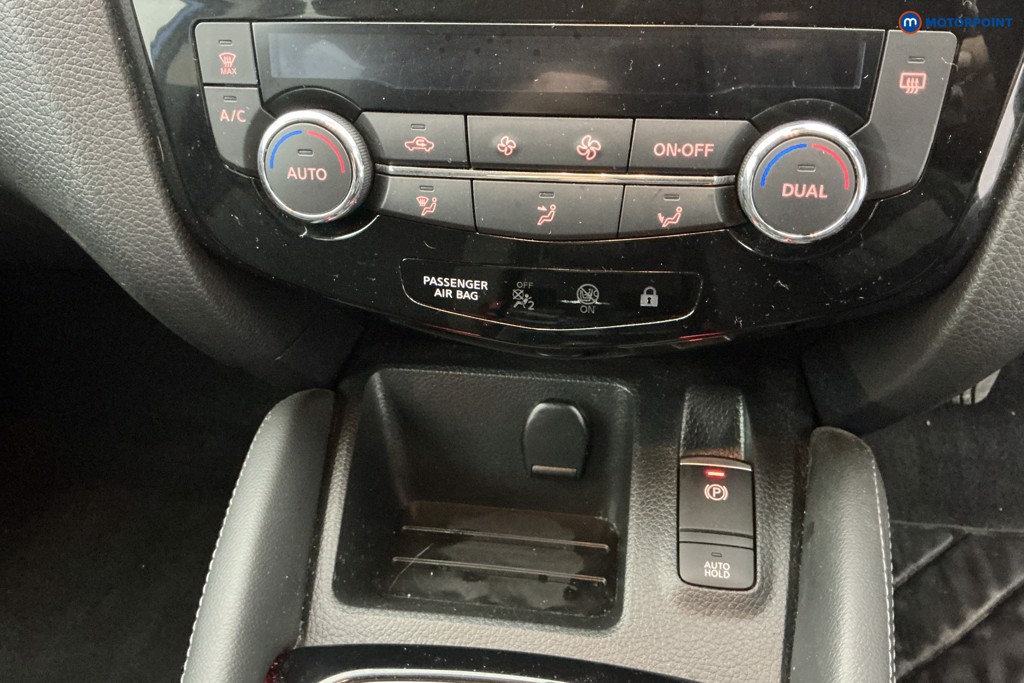 Nissan Qashqai N-Connecta Manual Petrol SUV - Stock Number (1623865) - 18th supplementary image