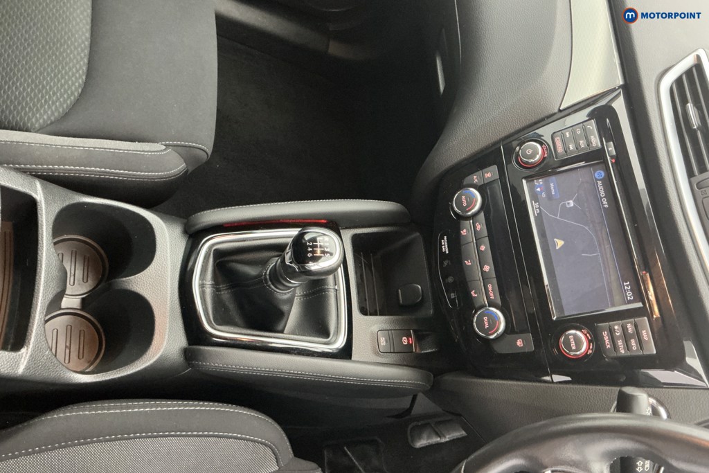 Nissan Qashqai N-Connecta Manual Petrol SUV - Stock Number (1623865) - 20th supplementary image