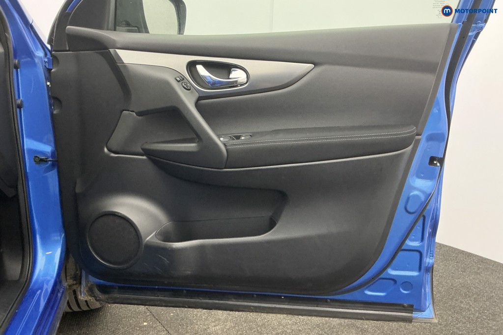 Nissan Qashqai N-Connecta Manual Petrol SUV - Stock Number (1623865) - 28th supplementary image