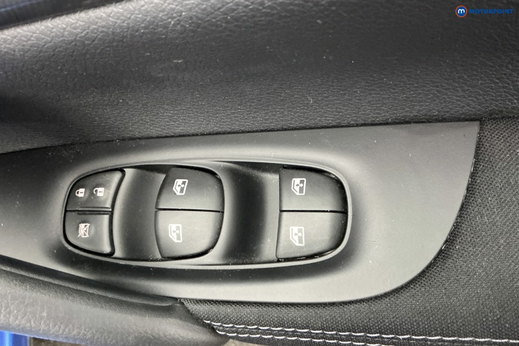 Nissan Qashqai N-Connecta Manual Petrol SUV - Stock Number (1623865) - 29th supplementary image