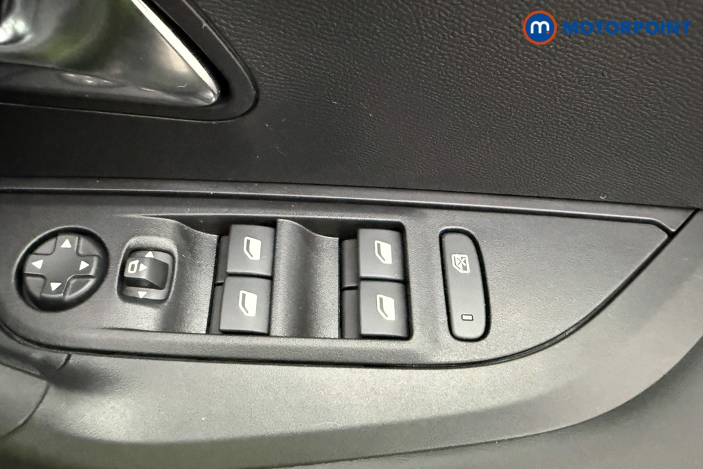 Peugeot 2008 Allure Manual Petrol SUV - Stock Number (1624954) - 16th supplementary image