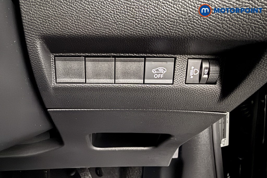 Peugeot 2008 Allure Manual Petrol SUV - Stock Number (1624961) - 5th supplementary image
