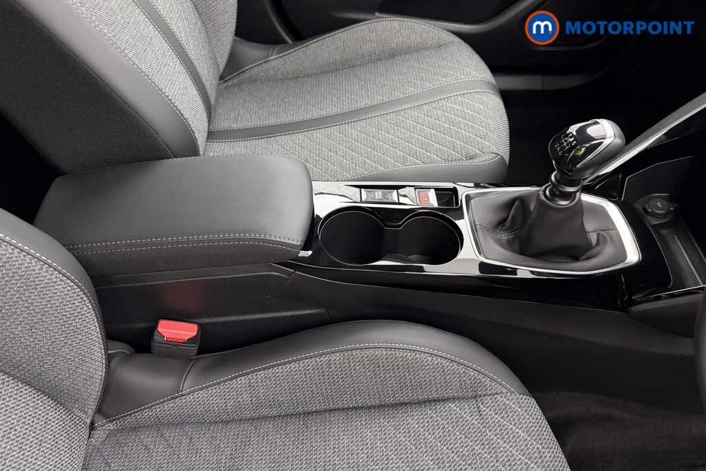 Peugeot 2008 Allure Manual Petrol SUV - Stock Number (1624961) - 16th supplementary image