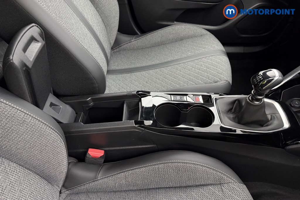 Peugeot 2008 Allure Manual Petrol SUV - Stock Number (1624961) - 17th supplementary image