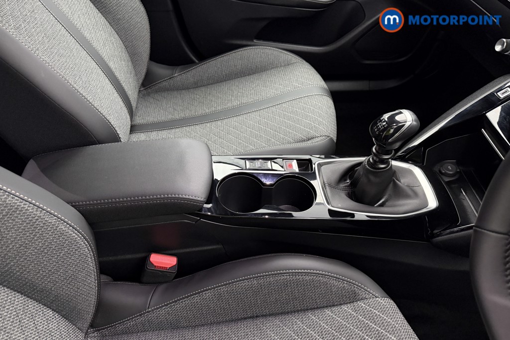 Peugeot 2008 Allure Manual Petrol SUV - Stock Number (1624986) - 19th supplementary image