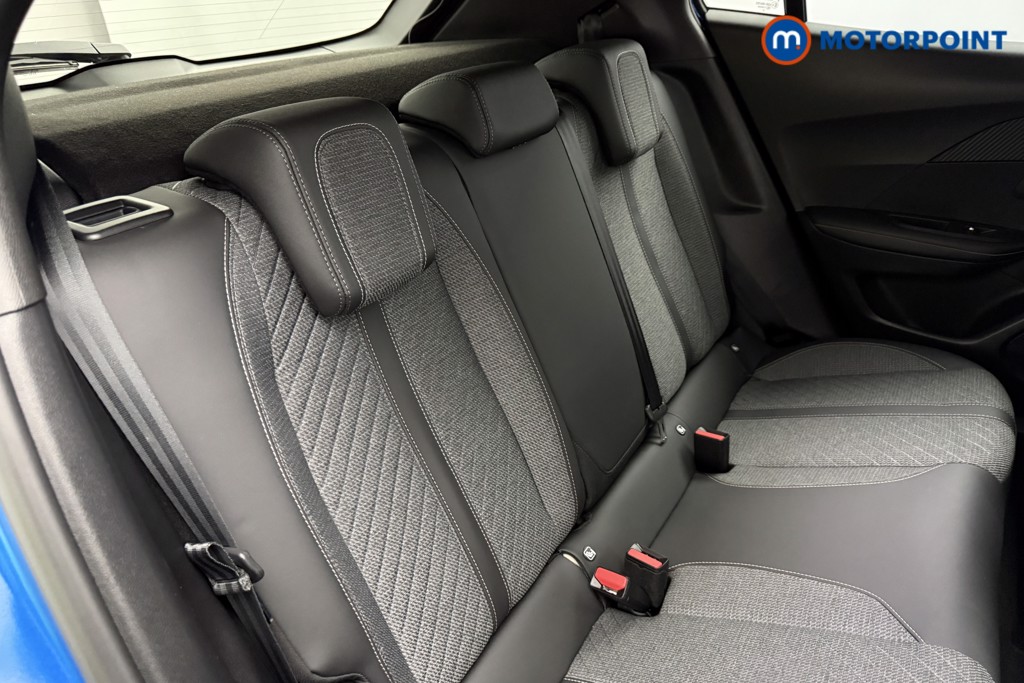 Peugeot 2008 Allure Manual Petrol SUV - Stock Number (1624986) - 24th supplementary image