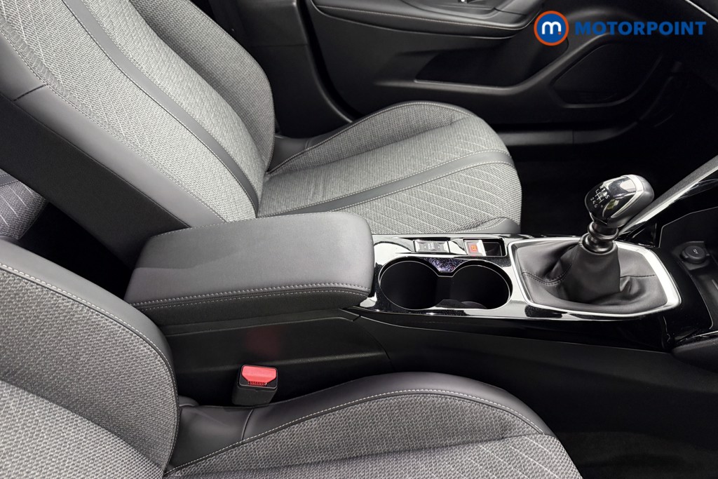 Peugeot 2008 Allure Manual Petrol SUV - Stock Number (1624987) - 17th supplementary image
