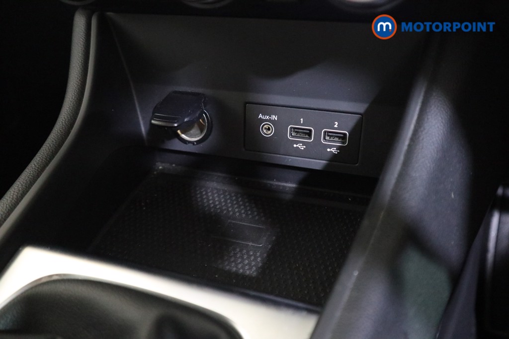 Renault Captur S Edition Manual Petrol SUV - Stock Number (1625517) - 9th supplementary image