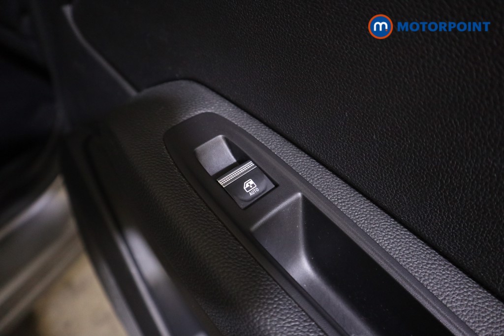 Renault Captur S Edition Manual Petrol SUV - Stock Number (1625517) - 21st supplementary image