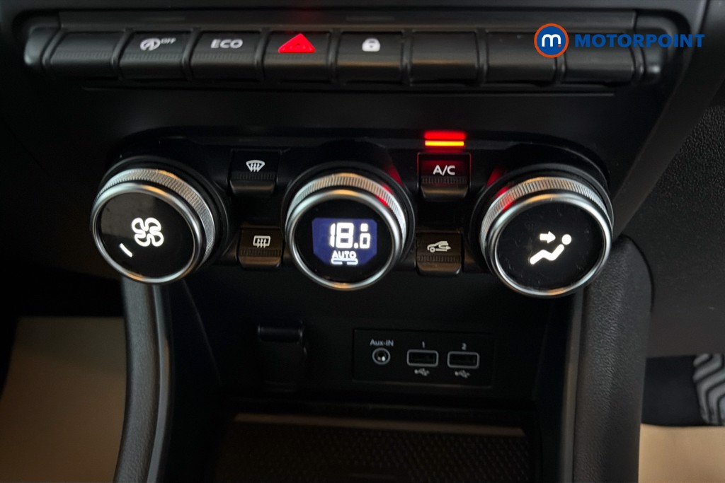 Renault Captur Iconic Edition Manual Petrol SUV - Stock Number (1626045) - 12th supplementary image