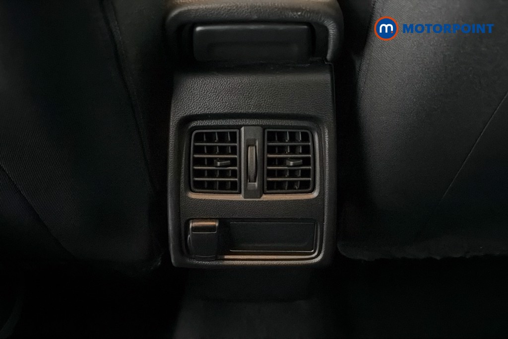 Renault Captur Iconic Edition Manual Petrol SUV - Stock Number (1626045) - 30th supplementary image