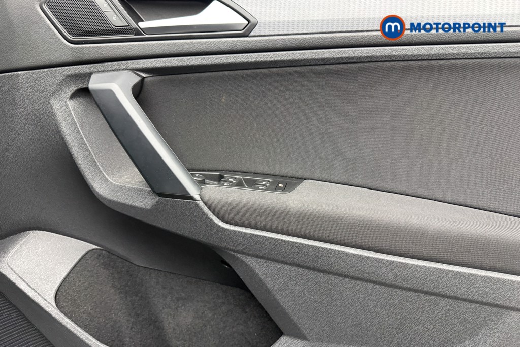 Volkswagen Tiguan Life Manual Petrol SUV - Stock Number (1626579) - 18th supplementary image