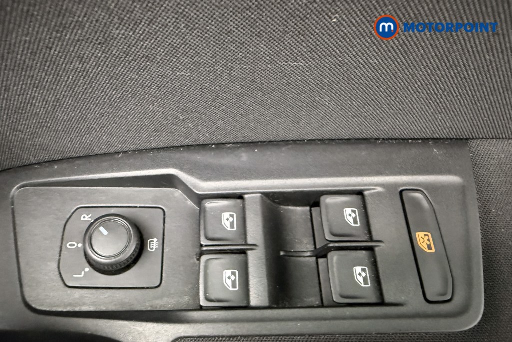 Volkswagen Tiguan Life Manual Petrol SUV - Stock Number (1626579) - 19th supplementary image