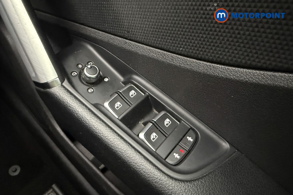 Audi Q2 Black Edition Manual Petrol SUV - Stock Number (1627361) - 16th supplementary image