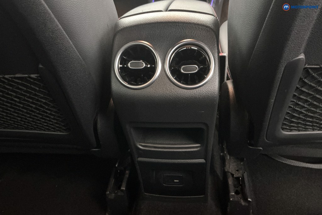 Mercedes-Benz GLB Amg Line Automatic Petrol SUV - Stock Number (1627563) - 16th supplementary image