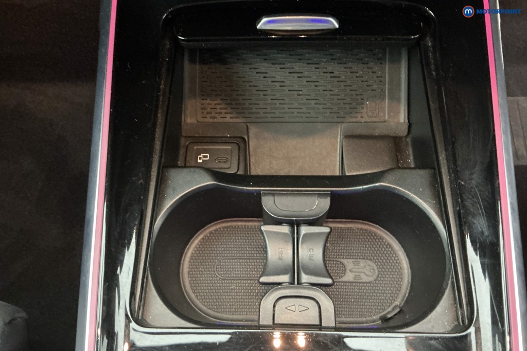 Mercedes-Benz GLB Amg Line Automatic Petrol SUV - Stock Number (1627563) - 20th supplementary image