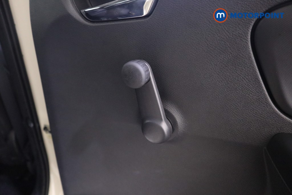 Nissan Micra Acenta Manual Petrol Hatchback - Stock Number (1627612) - 16th supplementary image