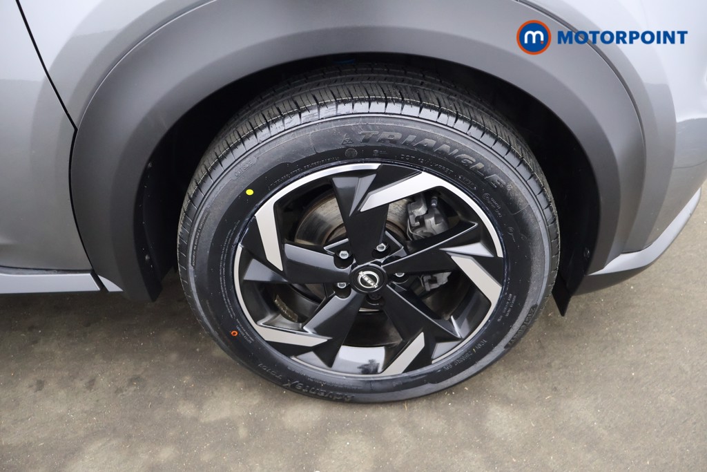 Nissan Juke N-Connecta Manual Petrol SUV - Stock Number (1628251) - 4th supplementary image