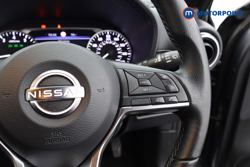 Nissan Juke N-Connecta Manual Petrol SUV - Stock Number (1628251) - 7th supplementary image