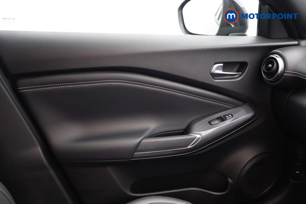 Nissan Juke N-Connecta Manual Petrol SUV - Stock Number (1628251) - 11th supplementary image