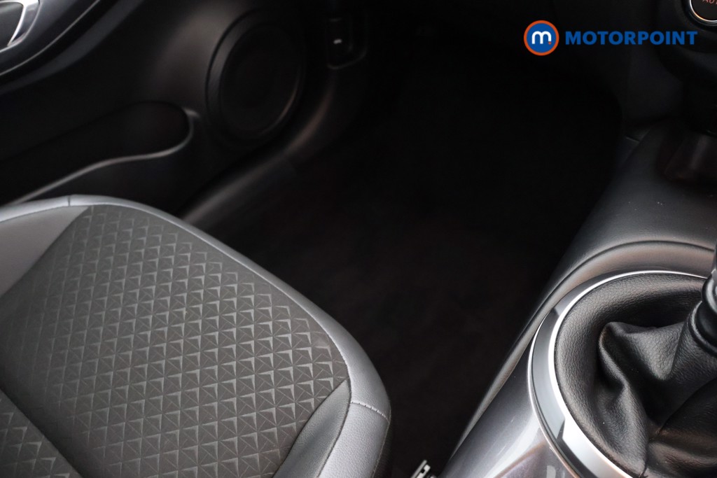 Nissan Juke N-Connecta Manual Petrol SUV - Stock Number (1628251) - 12th supplementary image