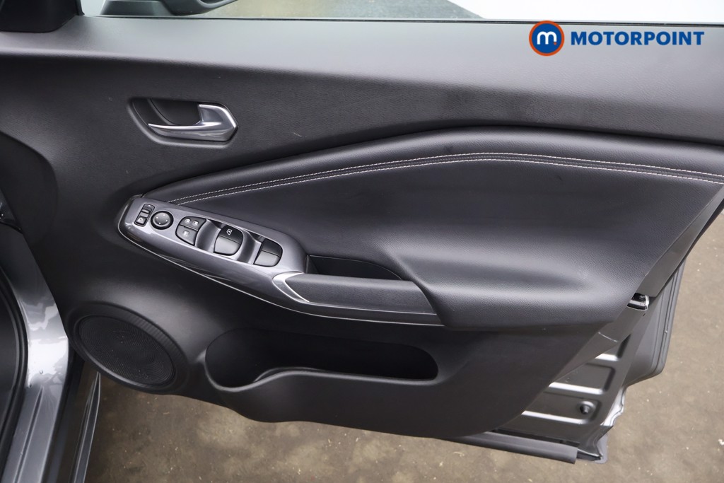 Nissan Juke N-Connecta Manual Petrol SUV - Stock Number (1628251) - 14th supplementary image