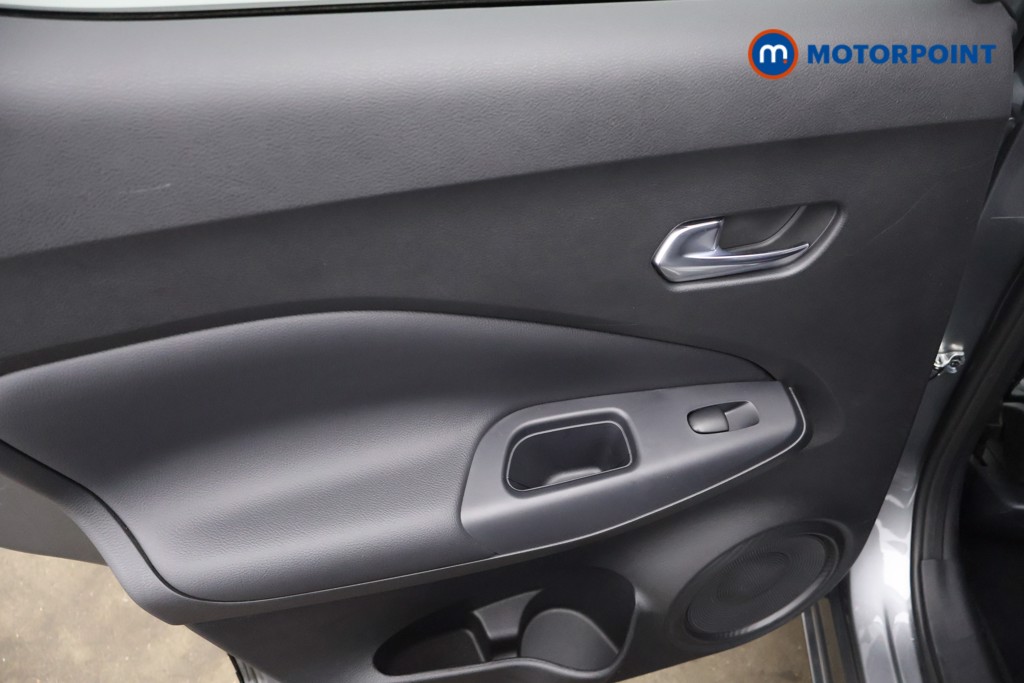 Nissan Juke N-Connecta Manual Petrol SUV - Stock Number (1628251) - 20th supplementary image