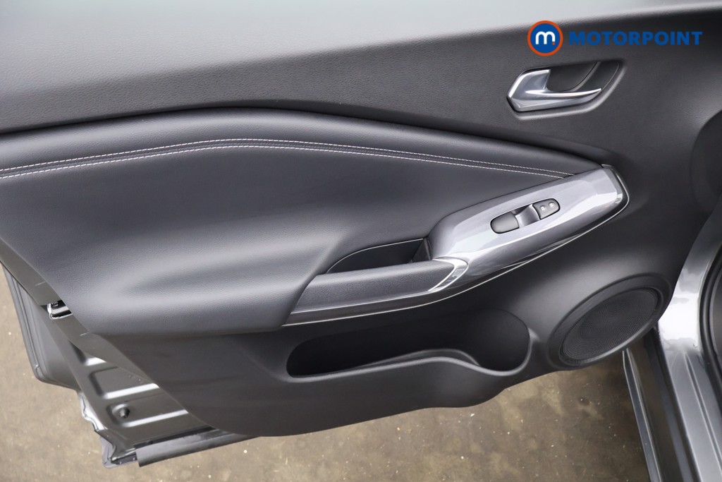 Nissan Juke N-Connecta Manual Petrol SUV - Stock Number (1628251) - 22nd supplementary image