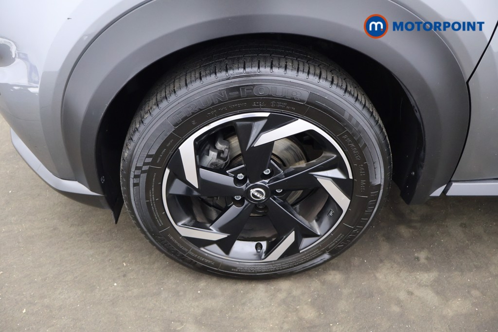 Nissan Juke N-Connecta Manual Petrol SUV - Stock Number (1628251) - 1st supplementary image