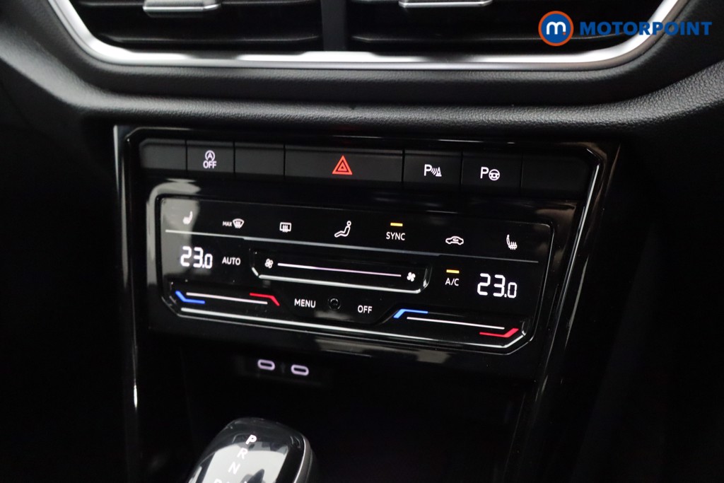 Volkswagen T-Roc R-Line Automatic Petrol SUV - Stock Number (1628271) - 7th supplementary image