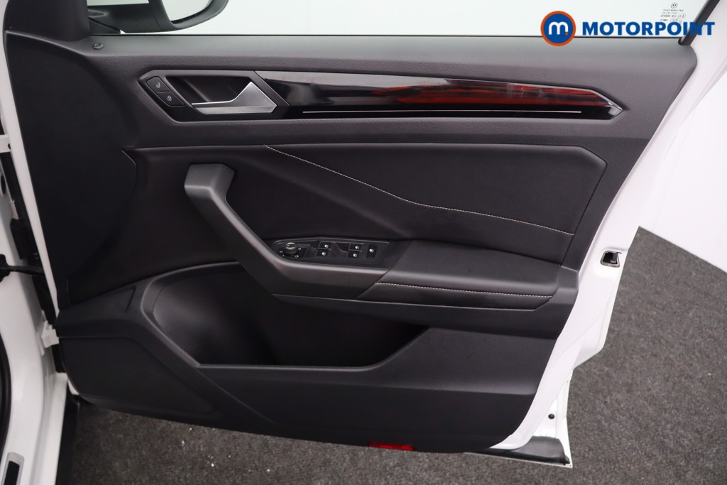 Volkswagen T-Roc R-Line Automatic Petrol SUV - Stock Number (1628271) - 15th supplementary image