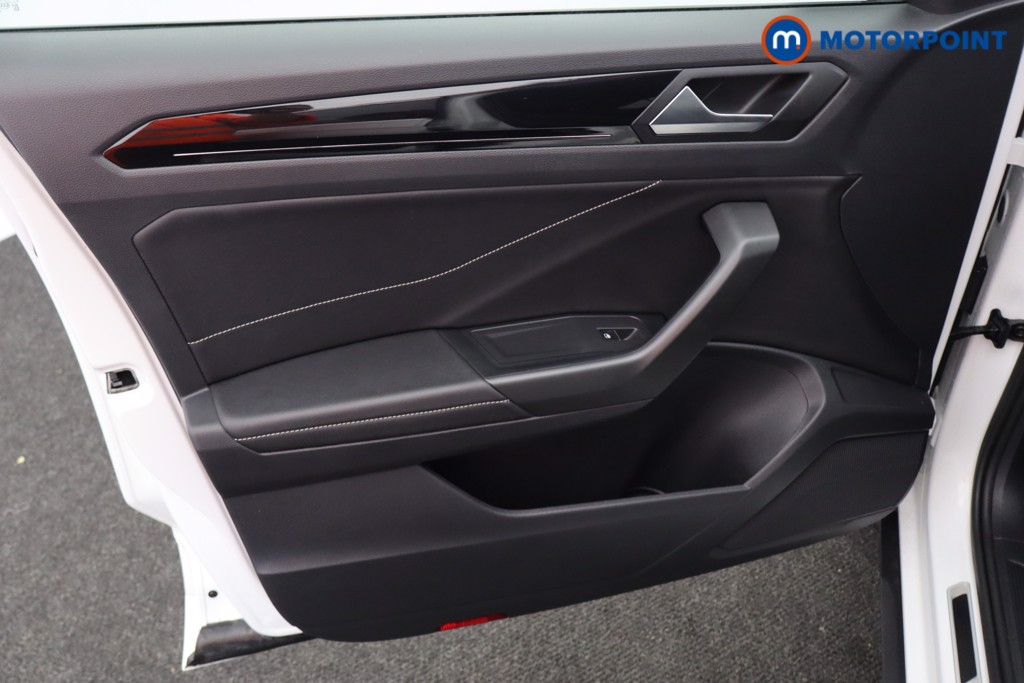 Volkswagen T-Roc R-Line Automatic Petrol SUV - Stock Number (1628271) - 23rd supplementary image