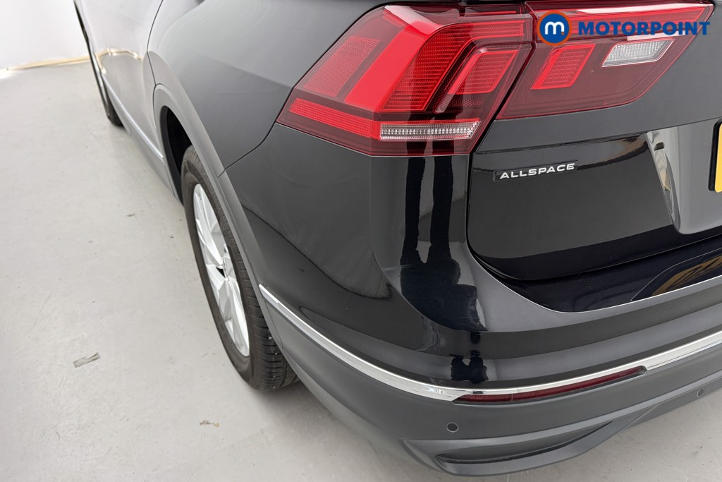 Volkswagen Tiguan Allspace Life Automatic Petrol SUV - Stock Number (1628443) - 20th supplementary image