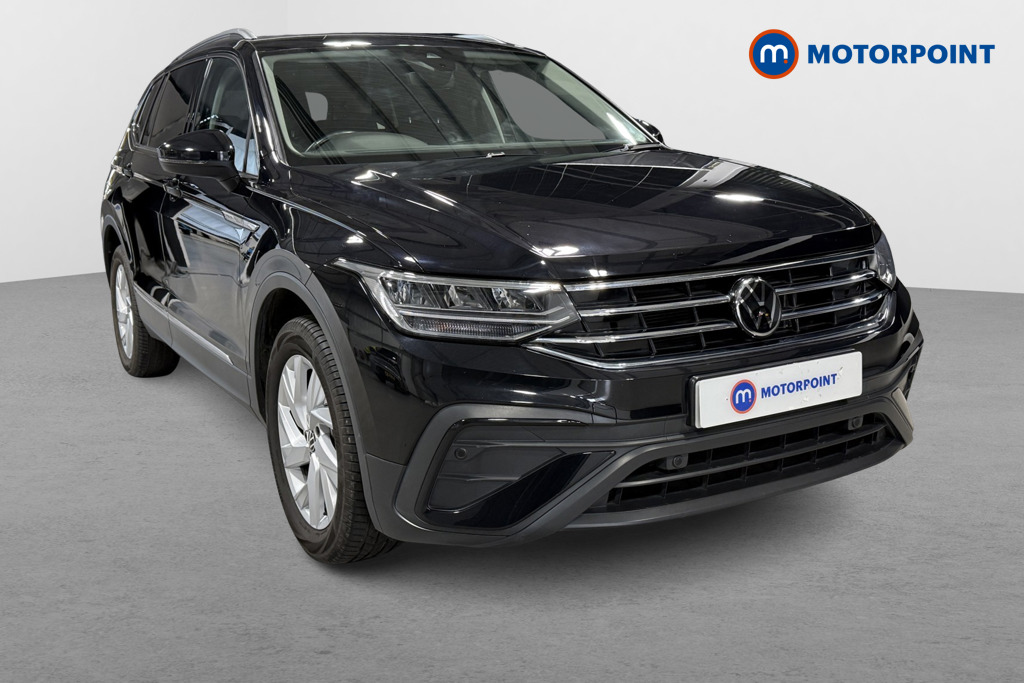 Volkswagen Tiguan Allspace Life Automatic Petrol SUV - Stock Number (1628443) - Drivers side front corner