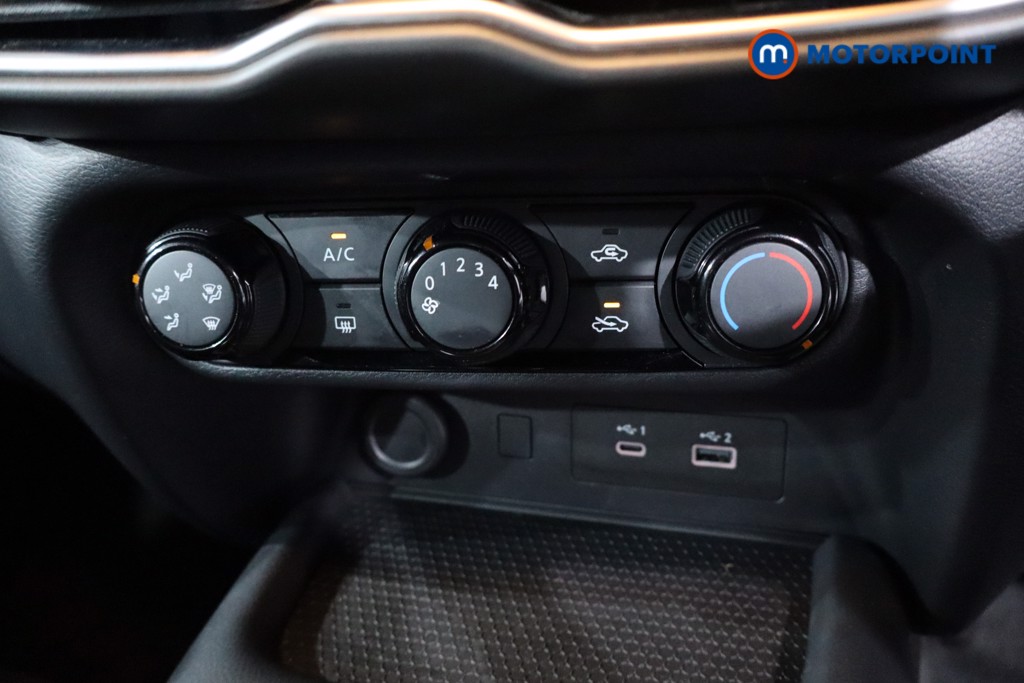 Nissan Juke Acenta Premium Manual Petrol SUV - Stock Number (1628936) - 18th supplementary image