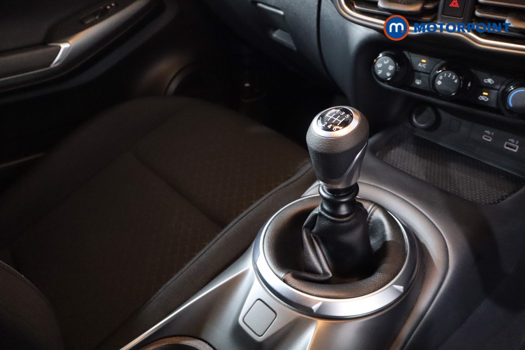 Nissan Juke Acenta Premium Manual Petrol SUV - Stock Number (1628936) - 19th supplementary image