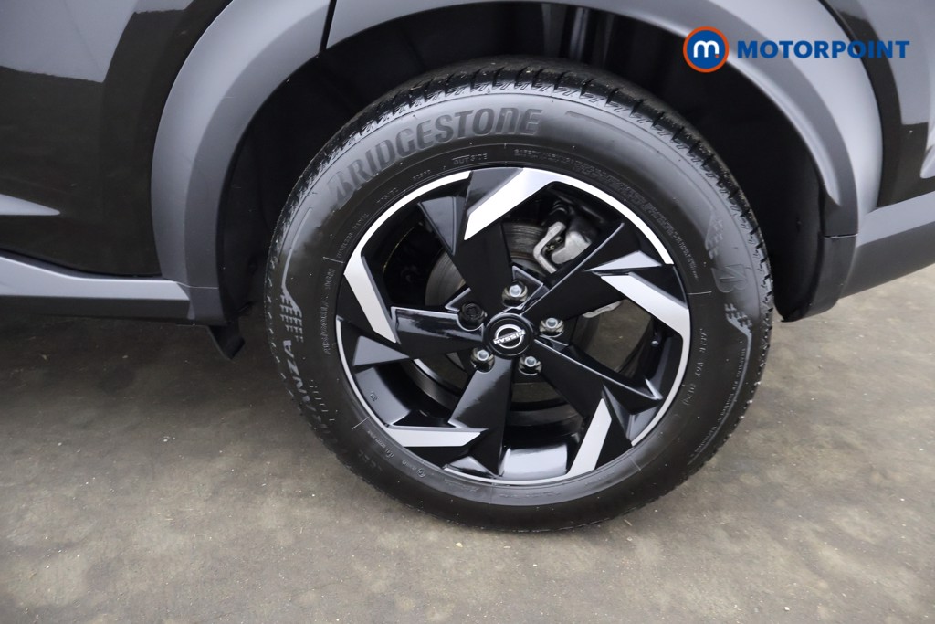 Nissan Juke N-Connecta Manual Petrol SUV - Stock Number (1629358) - 3rd supplementary image