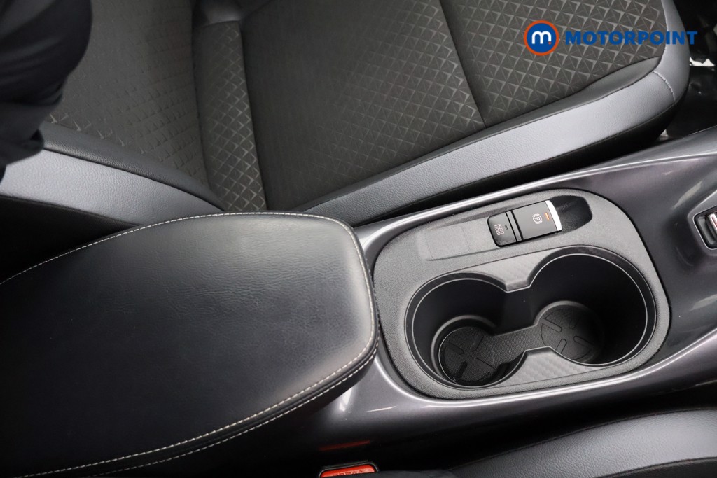 Nissan Juke N-Connecta Manual Petrol SUV - Stock Number (1629358) - 16th supplementary image