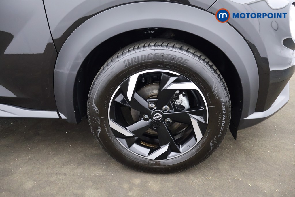 Nissan Juke N-Connecta Manual Petrol SUV - Stock Number (1629358) - 1st supplementary image