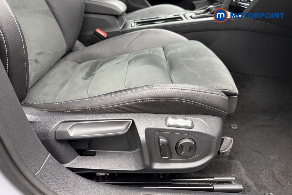 Volkswagen Arteon R-Line Automatic Petrol Hatchback - Stock Number (1629746) - 16th supplementary image