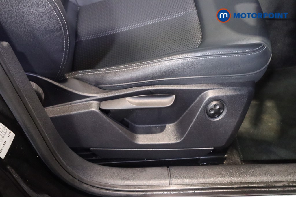 Audi Q2 Black Edition Automatic Petrol SUV - Stock Number (1630396) - 16th supplementary image