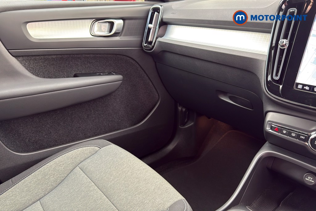 Volvo Xc40 Core Automatic Petrol SUV - Stock Number (1630431) - 11th supplementary image