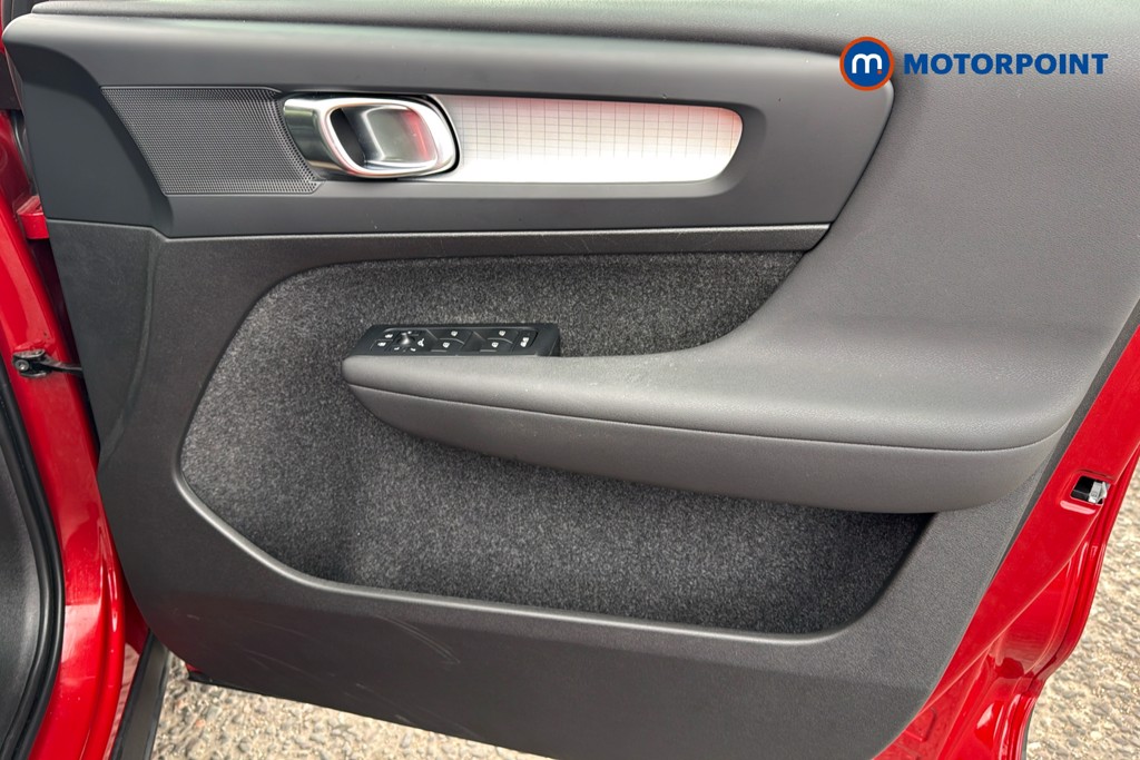 Volvo Xc40 Core Automatic Petrol SUV - Stock Number (1630431) - 19th supplementary image