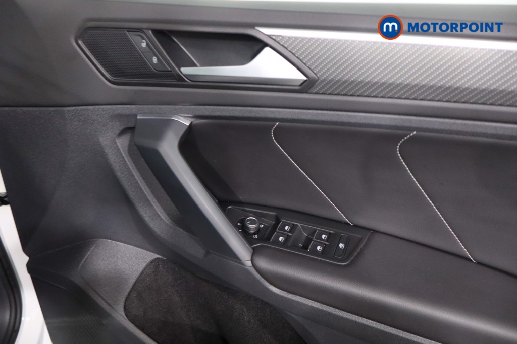 Volkswagen Tiguan R-Line Automatic Petrol SUV - Stock Number (1630967) - 30th supplementary image