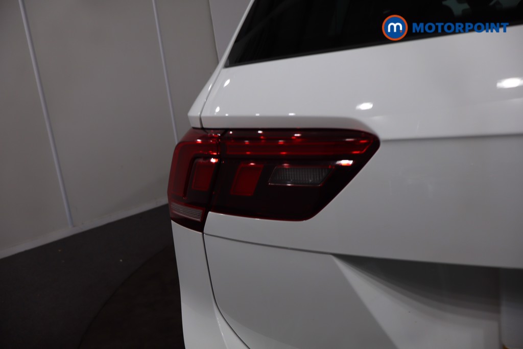 Volkswagen Tiguan R-Line Automatic Petrol SUV - Stock Number (1630967) - 43rd supplementary image