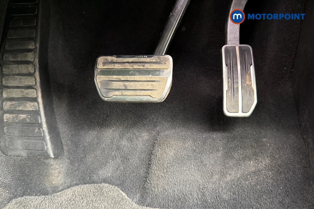 Jaguar F-Pace R-Dynamic Black Automatic Petrol SUV - Stock Number (1631362) - 24th supplementary image