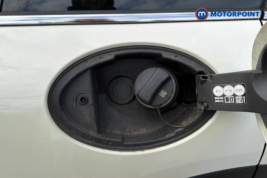 Mini Clubman Cooper Classic Automatic Petrol Estate - Stock Number (1631370) - 41st supplementary image