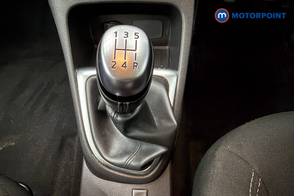 Renault Captur Iconic Manual Petrol SUV - Stock Number (1609883) - 6th supplementary image